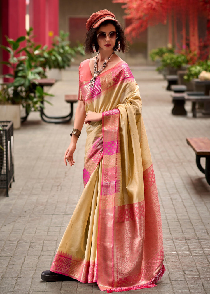 Burlywood Brown Banarasi Silk Saree With Beautiful Contrast Border