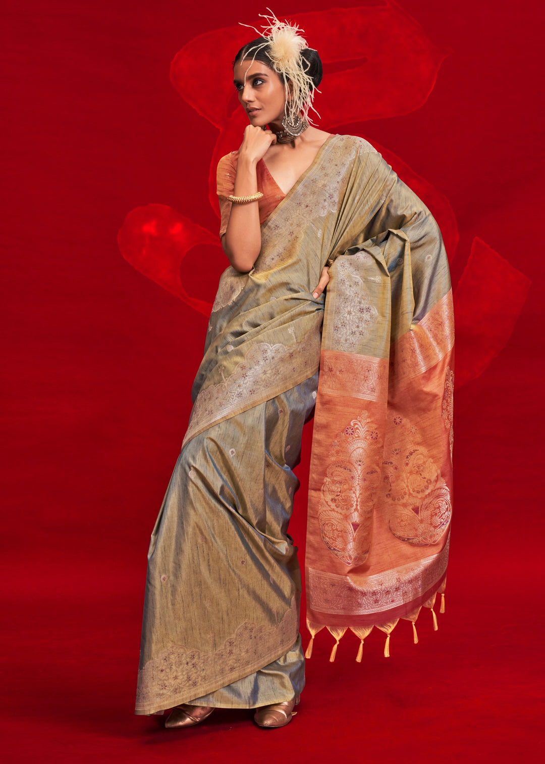 Golden Brown Tussar Silk Handloom Weaving Saree with Contrast Ikkat Pallu