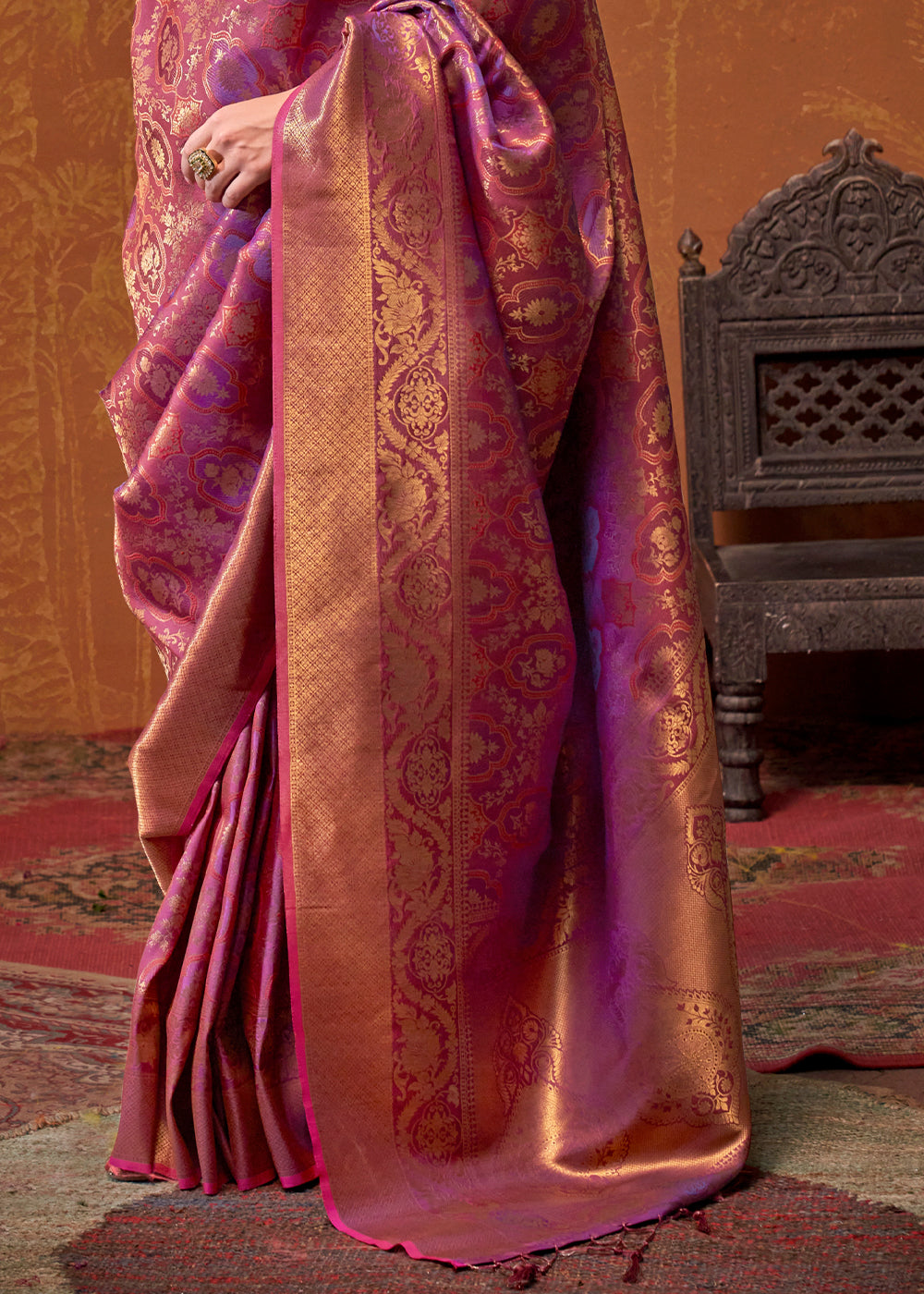 Shades Of Purple Handloom Woven Designer Silk Saree