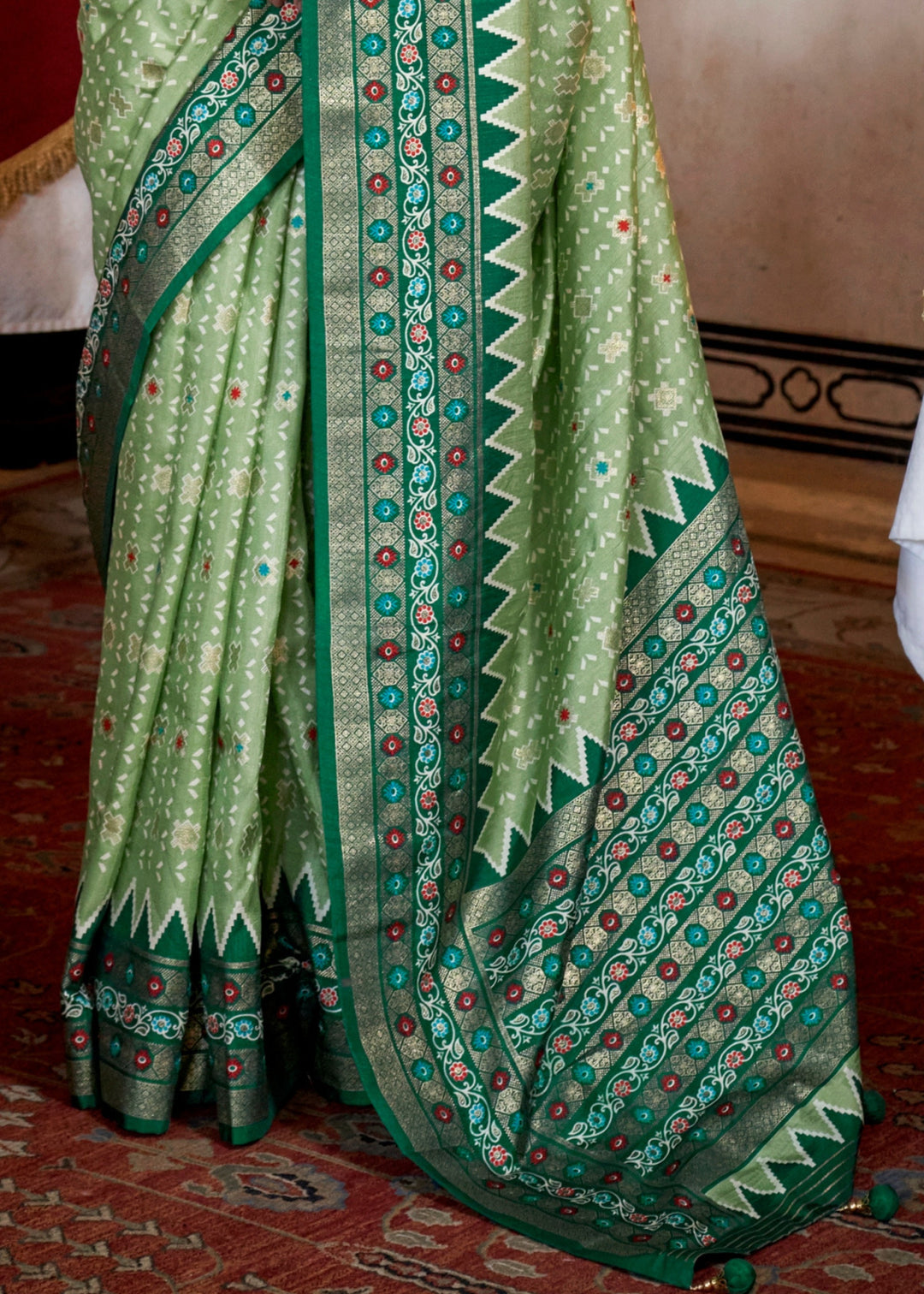 Dynasty Green Silk Saree With Traditional Classic Design