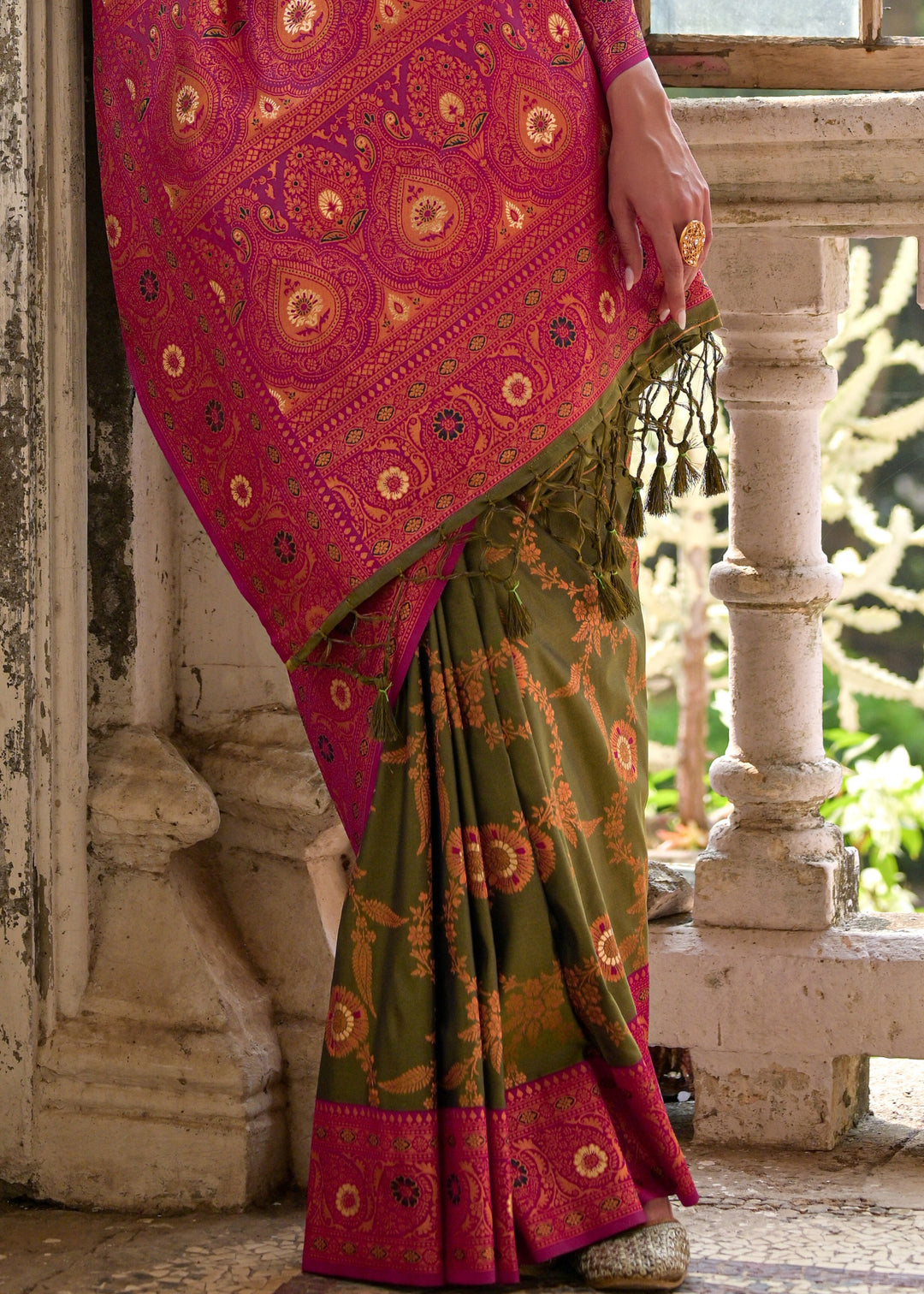 Mehendi Green All Over Flower Printed Zari Woven Banarasi Silk Saree With Contrast Pallu