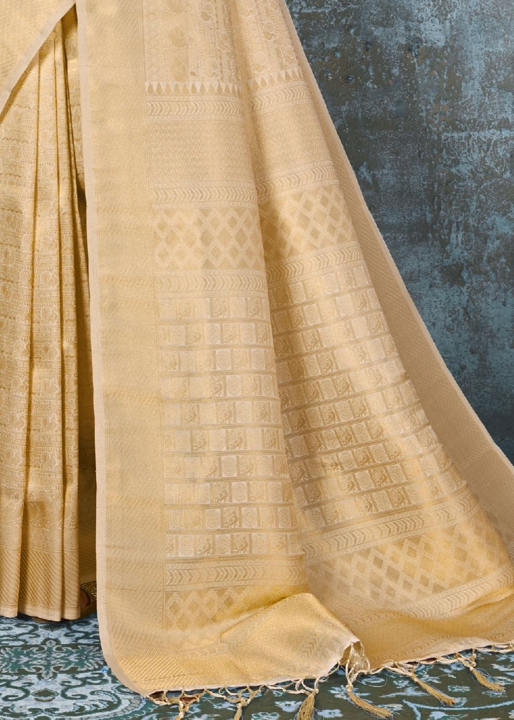 Golden Handloom Weave Kanjivaram Silk Saree : Special Wedding Edition