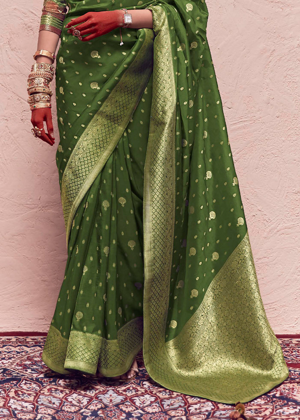 Basil Green Zari Woven Dola Silk Saree With Zari Woven Blouse