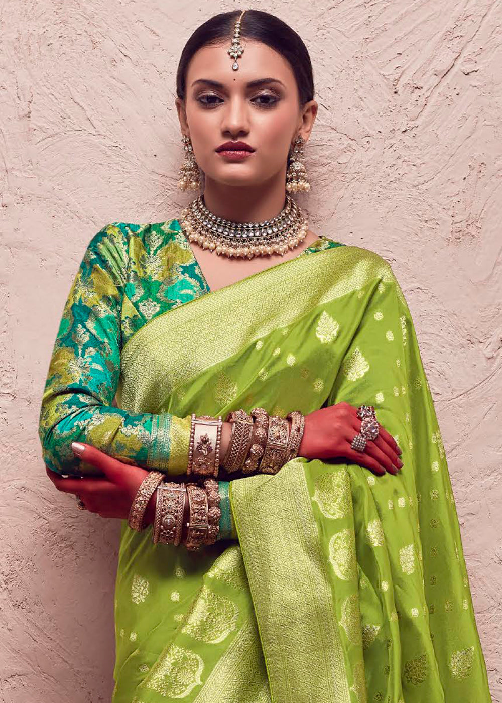 Dark Lime Green Zari Woven Dola Silk Saree With Zari Woven Blouse