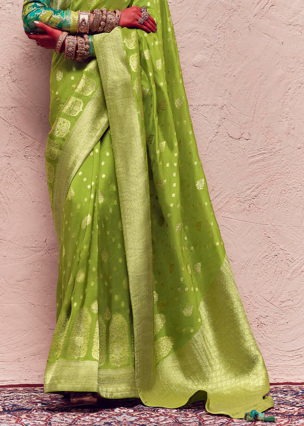 Dark Lime Green Zari Woven Dola Silk Saree With Zari Woven Blouse