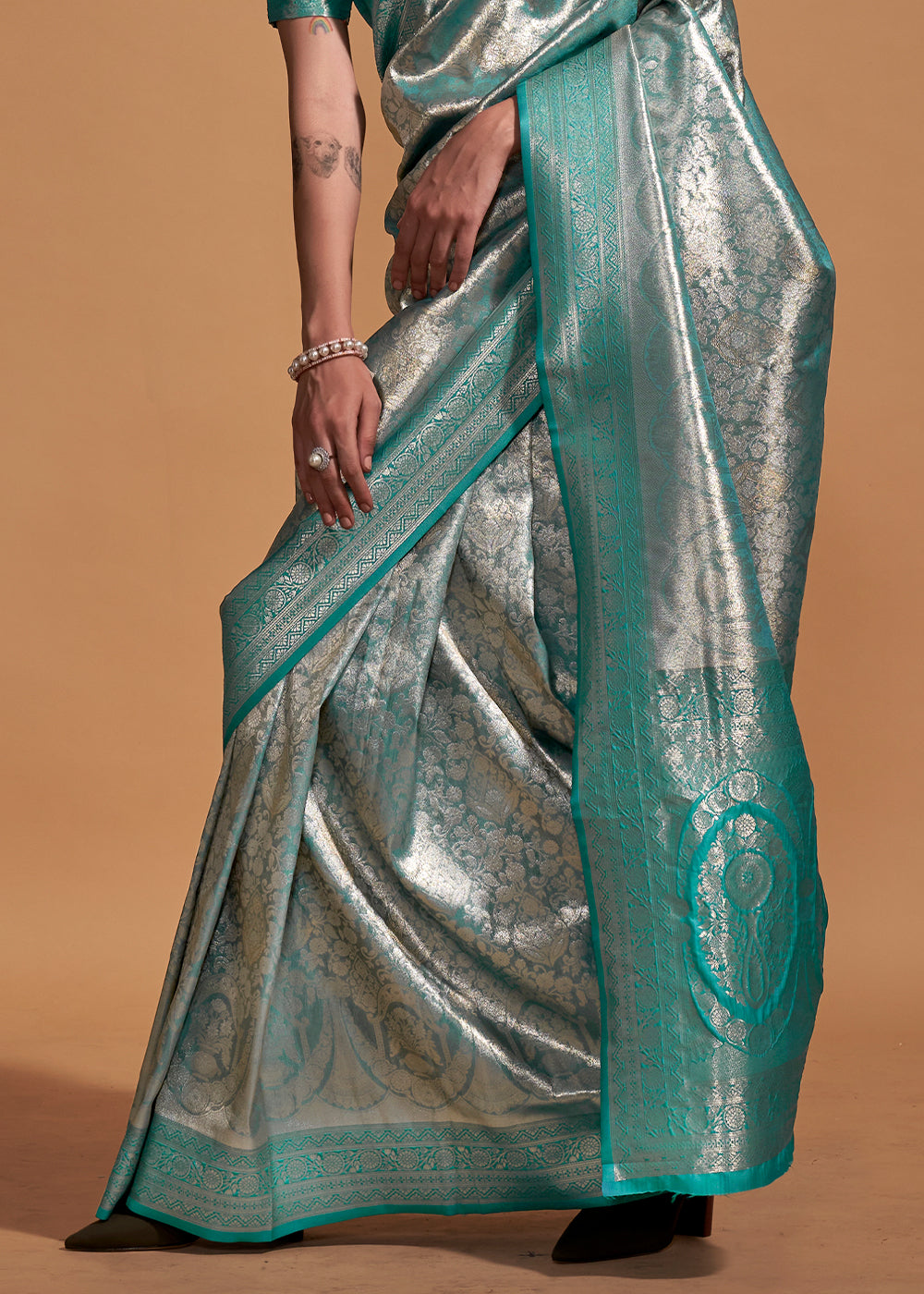 Shades Of Blue Handloom Woven Kanjivaram Silk Saree