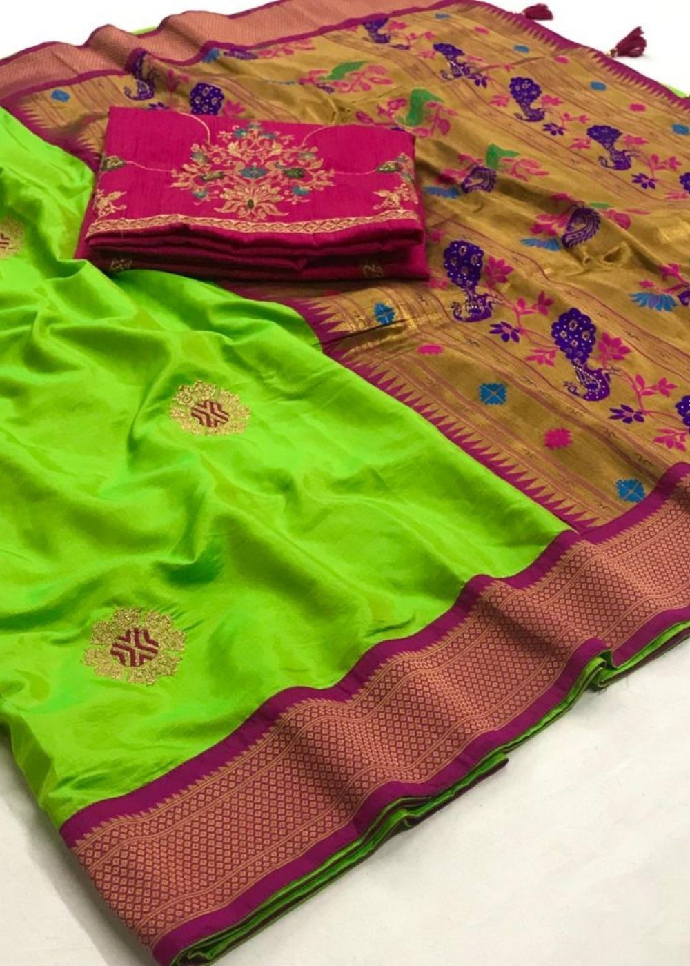 Kelly Green Woven Paithani Saree