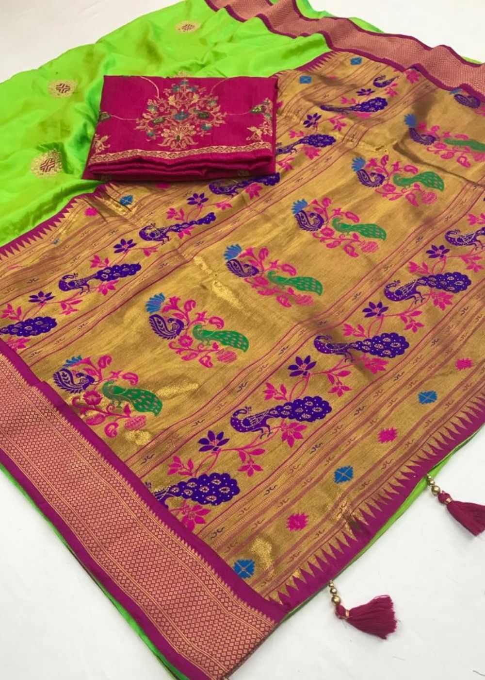 Kelly Green Woven Paithani Saree