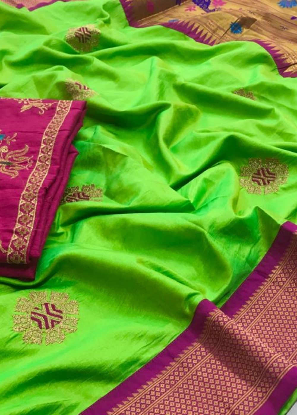 Kelly Green Woven Paithani Saree