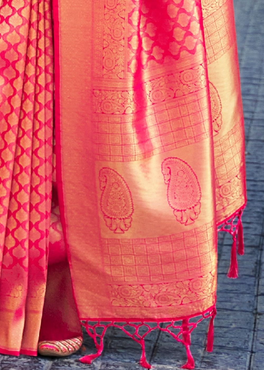 Hot Pink Handloom Weave Kanjivaram Silk Saree